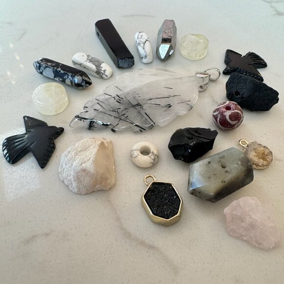 Natural Stone and Crystal Pendant Lot - Picture 7 of 16